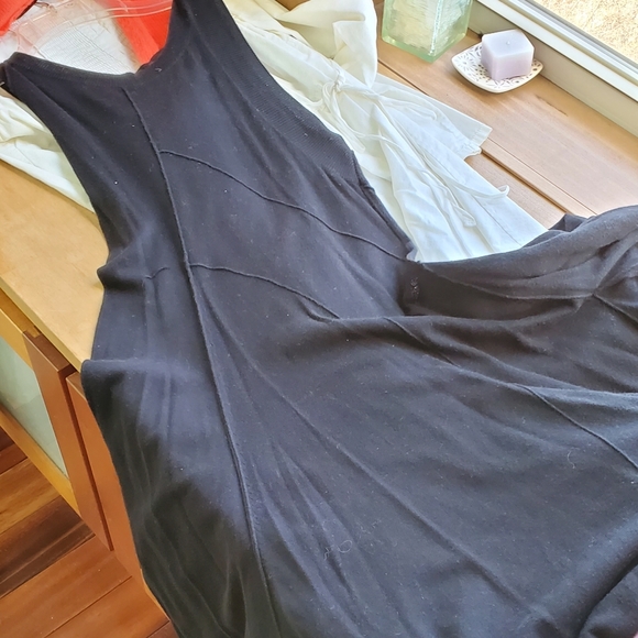 Flattering fine weave All Saints dress bought in London. Soft+breathable - Picture 3 of 4